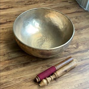 Large Tibetan Singing Bowl